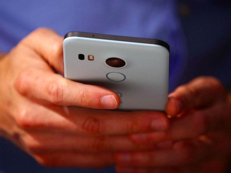 texting_text_messaging_phone_hands.jpg