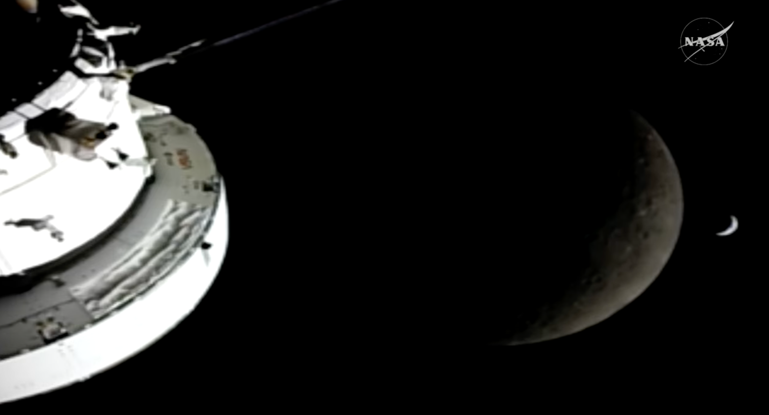 Artemis II mission moon pass