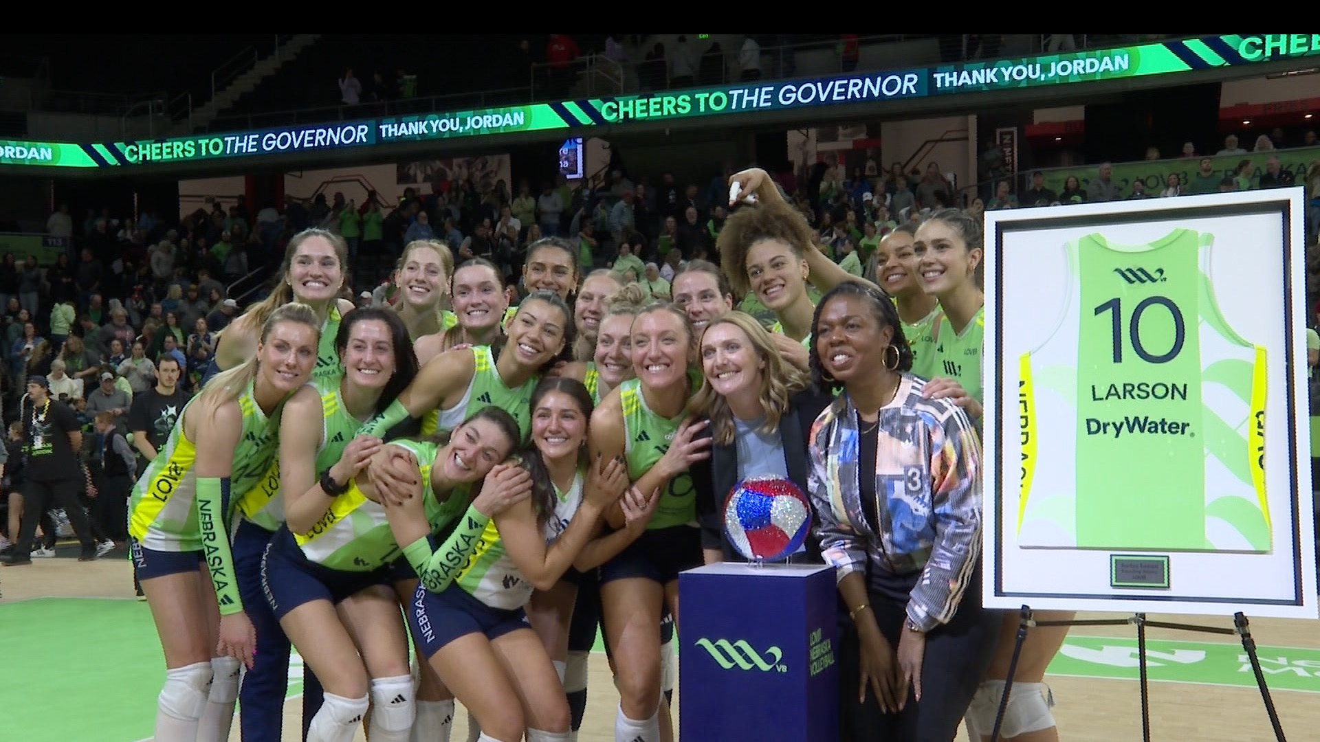 LOVB Nebraska celebrates Jordan Larson after the final match of her pro career