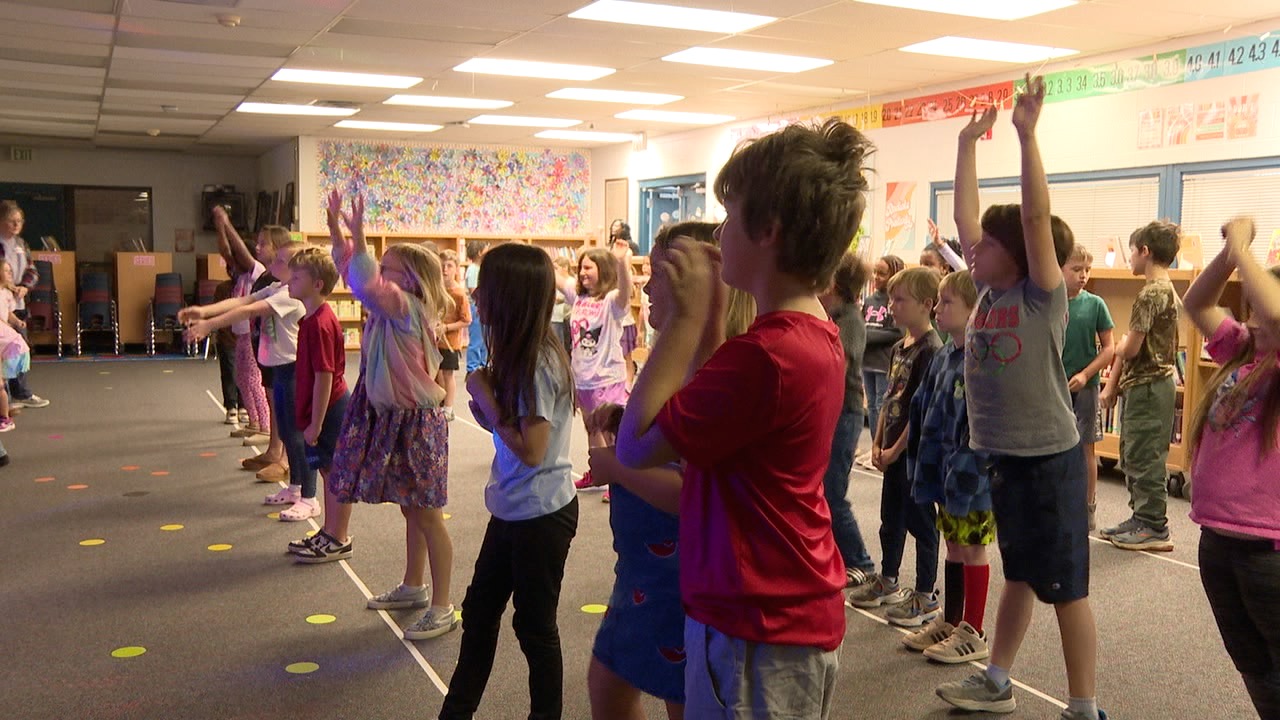 Shadeville Elementary students Dancing during the Dance Fit fundrasier event