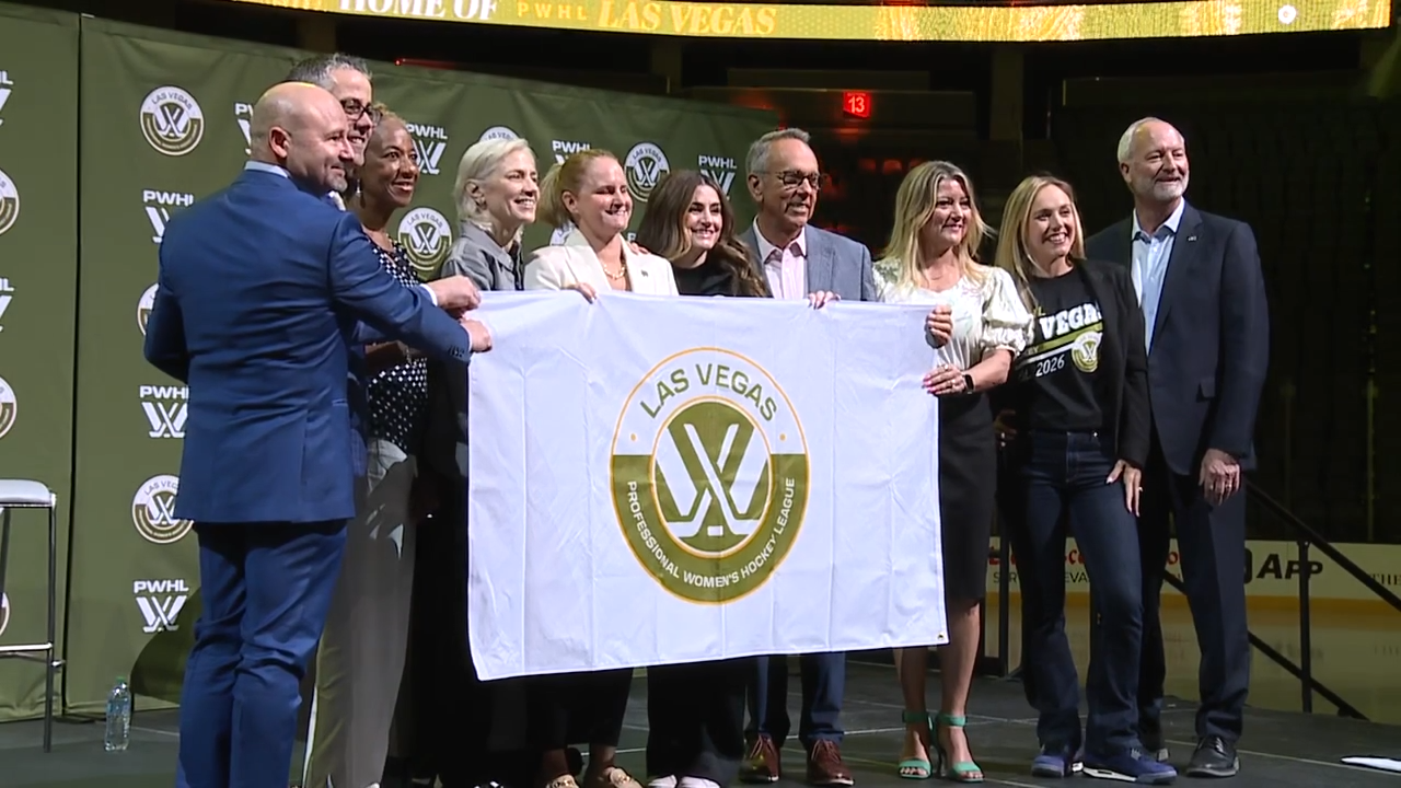 Las Vegas welcomes professional women's hockey team