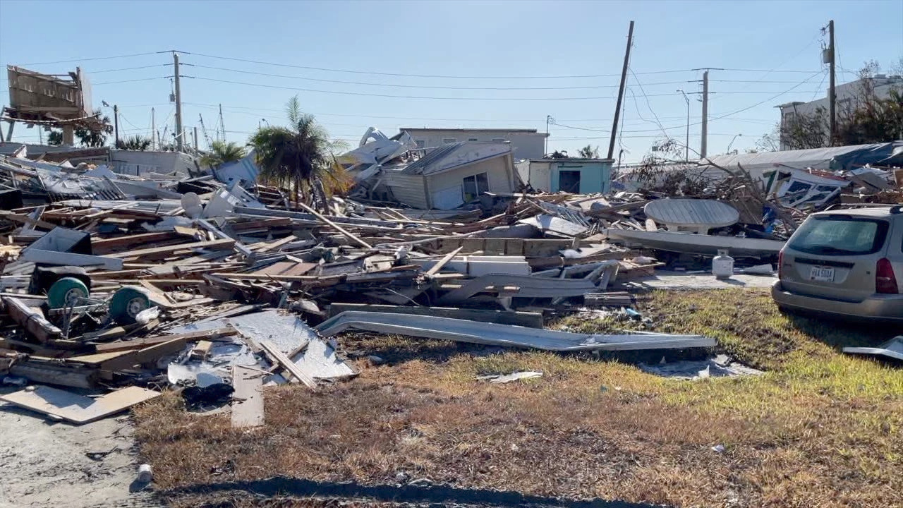 Ft Myers Beach homes Hurricane Ian.png
