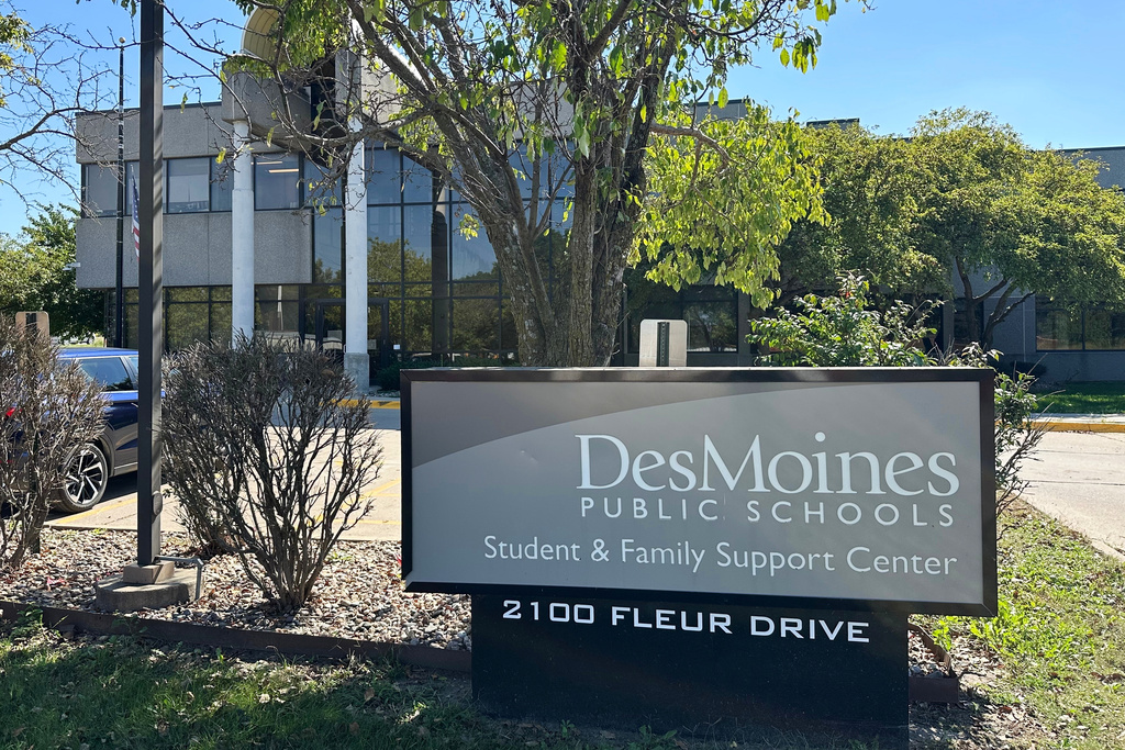 Des Moines, Iowa, school's administrative offices are shown Friday, Sept. 26, 2025. 