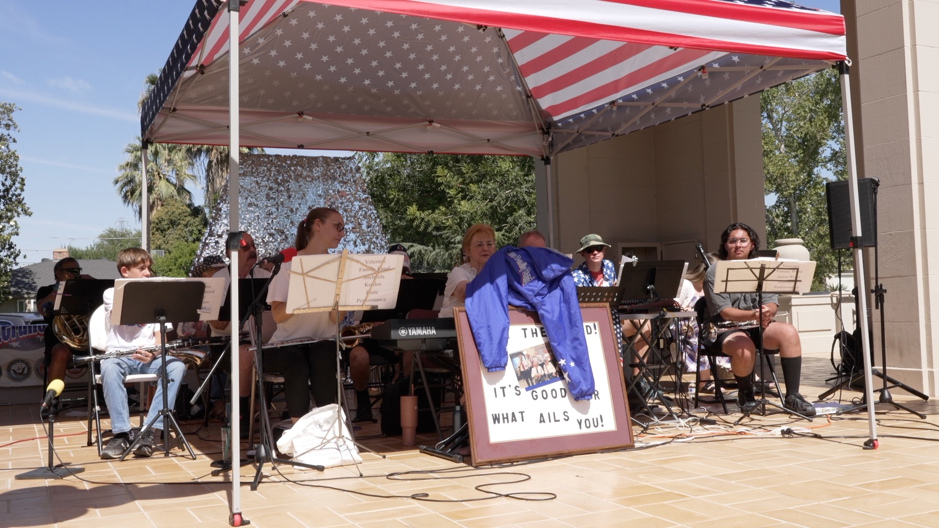 Bakersfield residents gather at Jastro Park to celebrate Independence Day with music and community