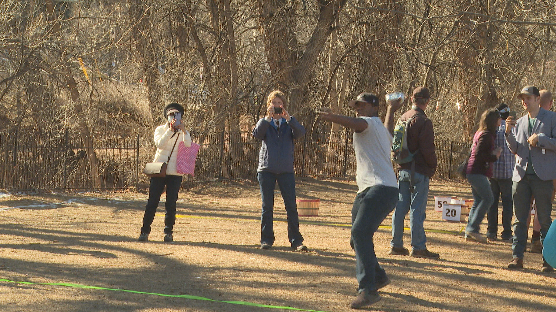 FRUITCAKE TOSS PICTURE.bmp