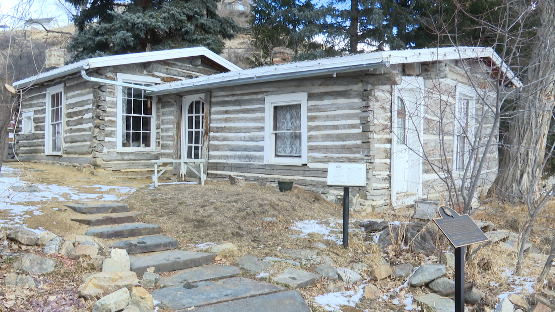 Cabin.jpg