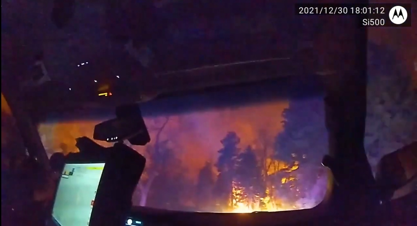 Bodycam video highlights evacuations during Marshall Fire 