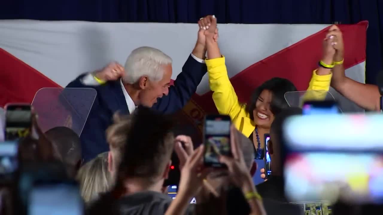 Charlie Crist and Karla Hernández-Mats appear at a rally in Miami-Dade county on Saturday, August 27, 2022.
