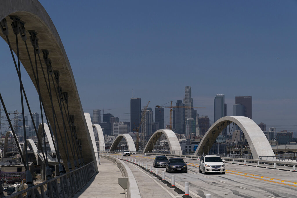 APTOPIX New LA Bridge Shutdowns