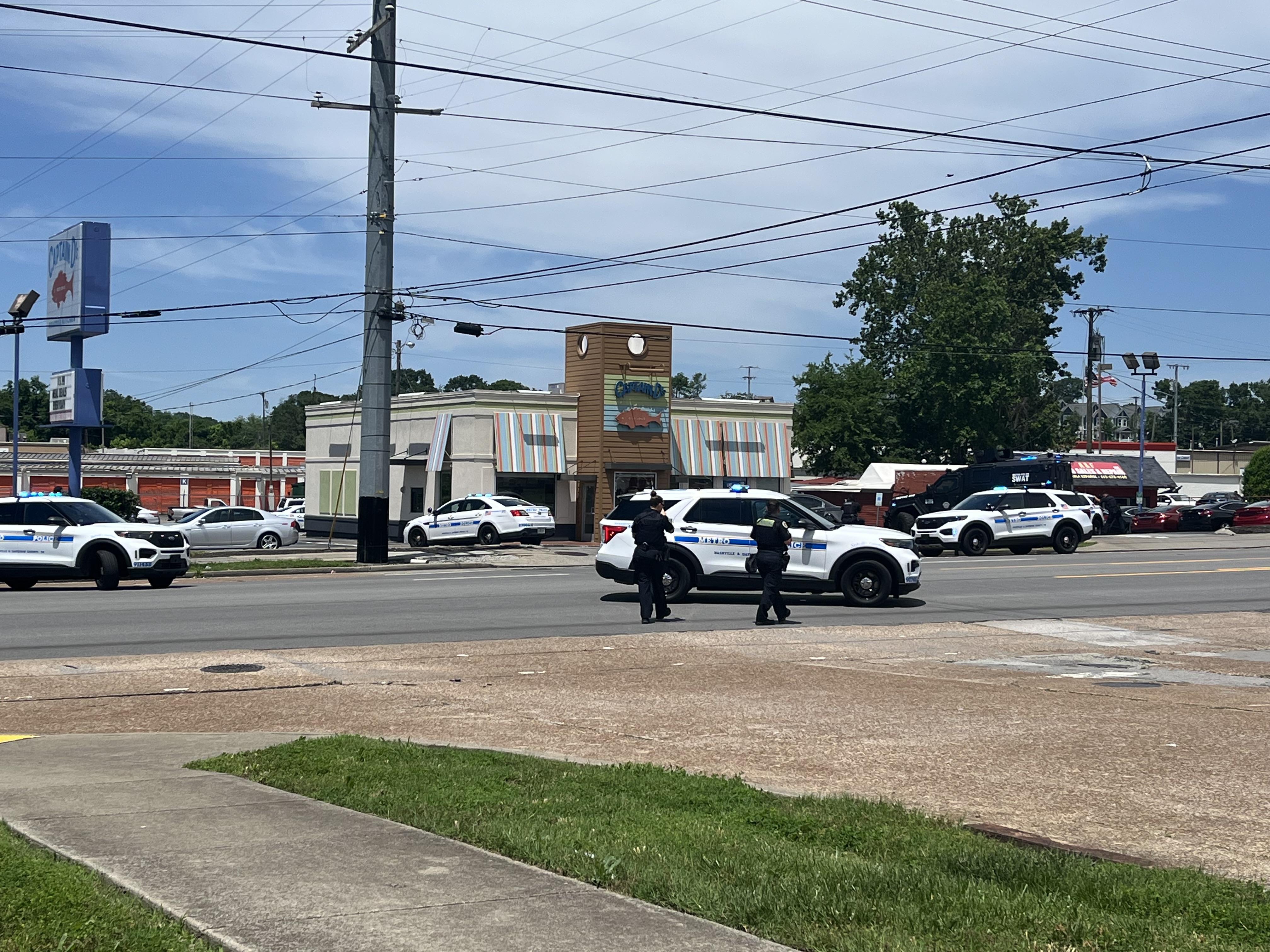 Captain D's in Madison barricade situation