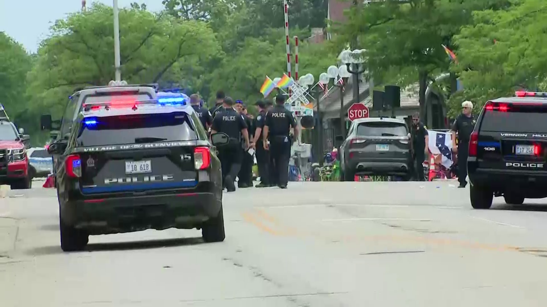 At least 6 killed in shooting at parade in Illinois