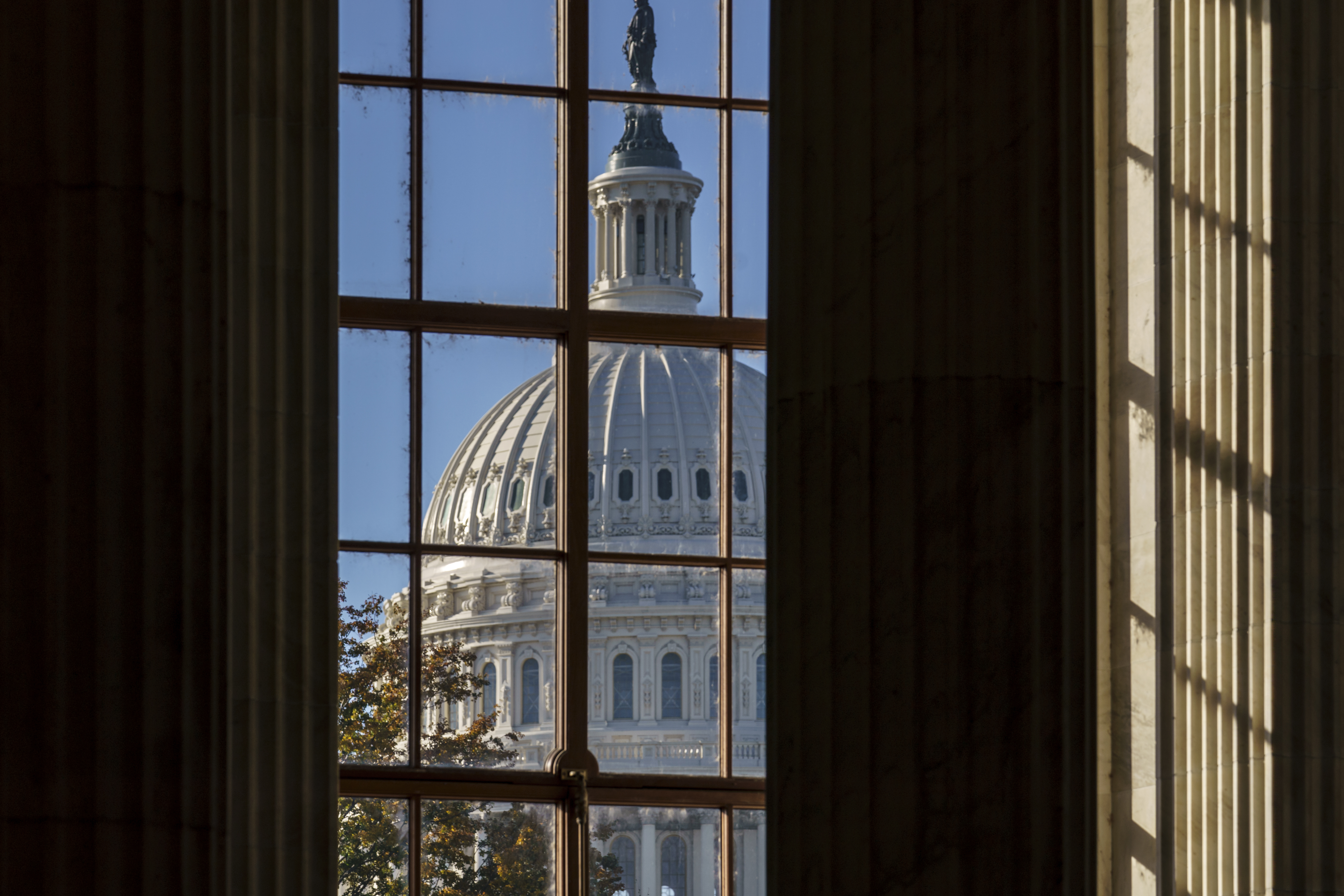 Congress returns with coronavirus aid, federal funding unresolved