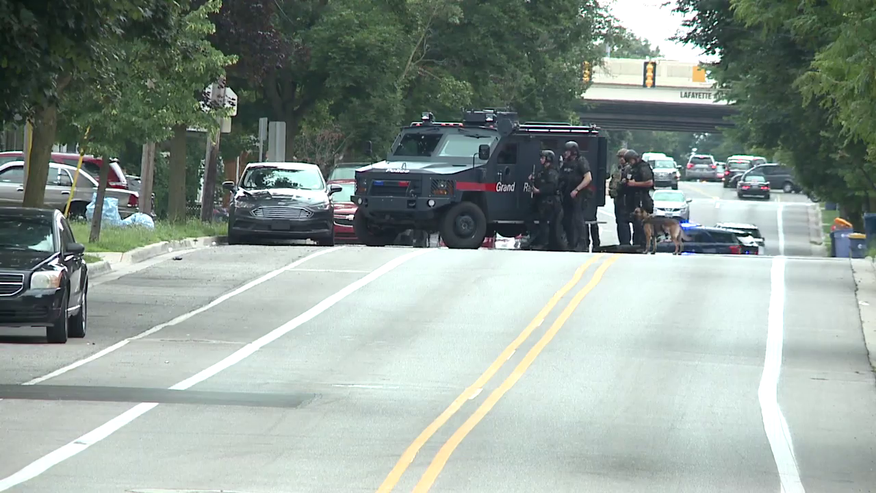 Lafayette Ave. NE Barricaded Suspect