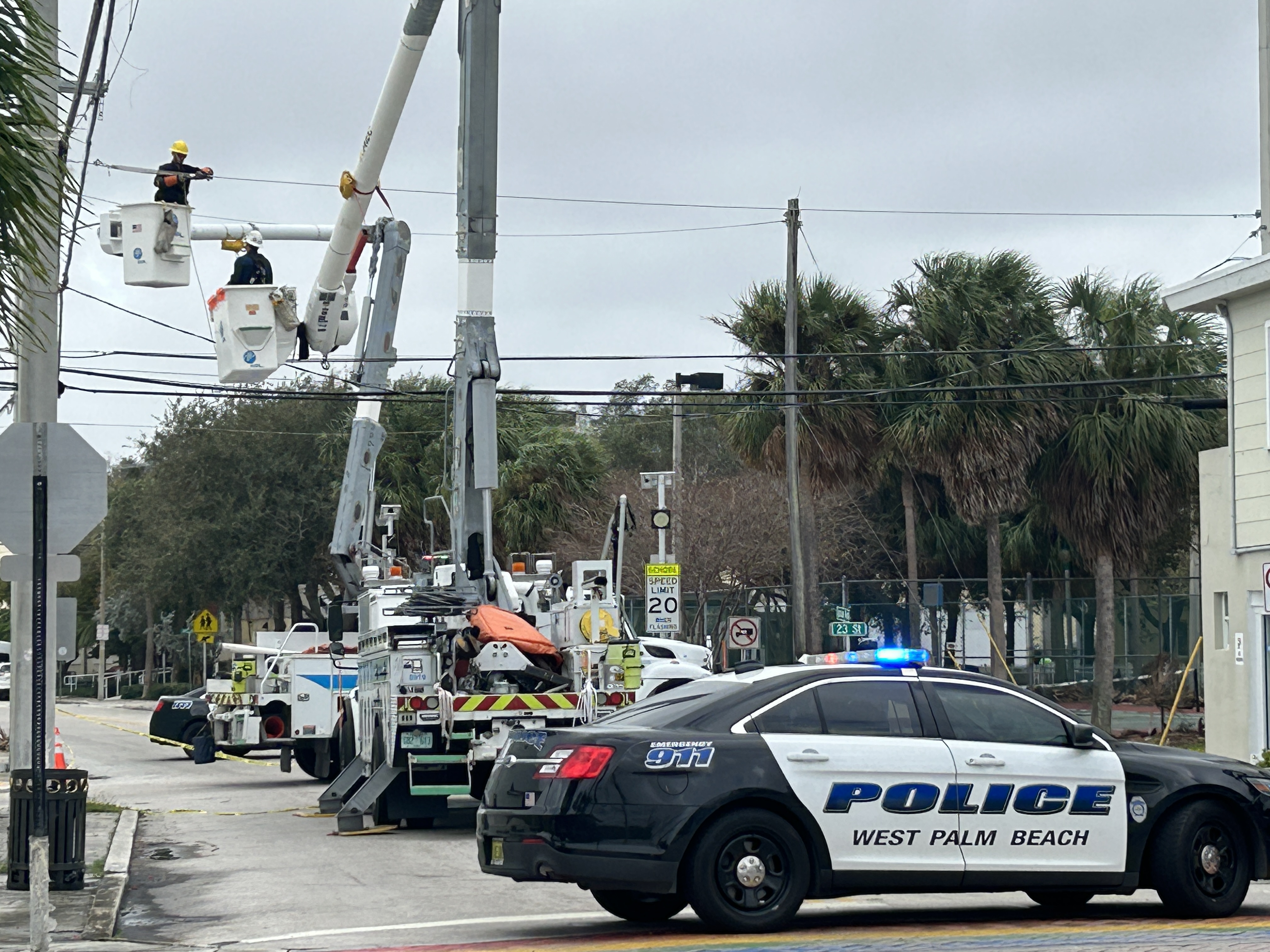 FPL workers restoring electricity in West Palm Beach, Nov. 16, 2023