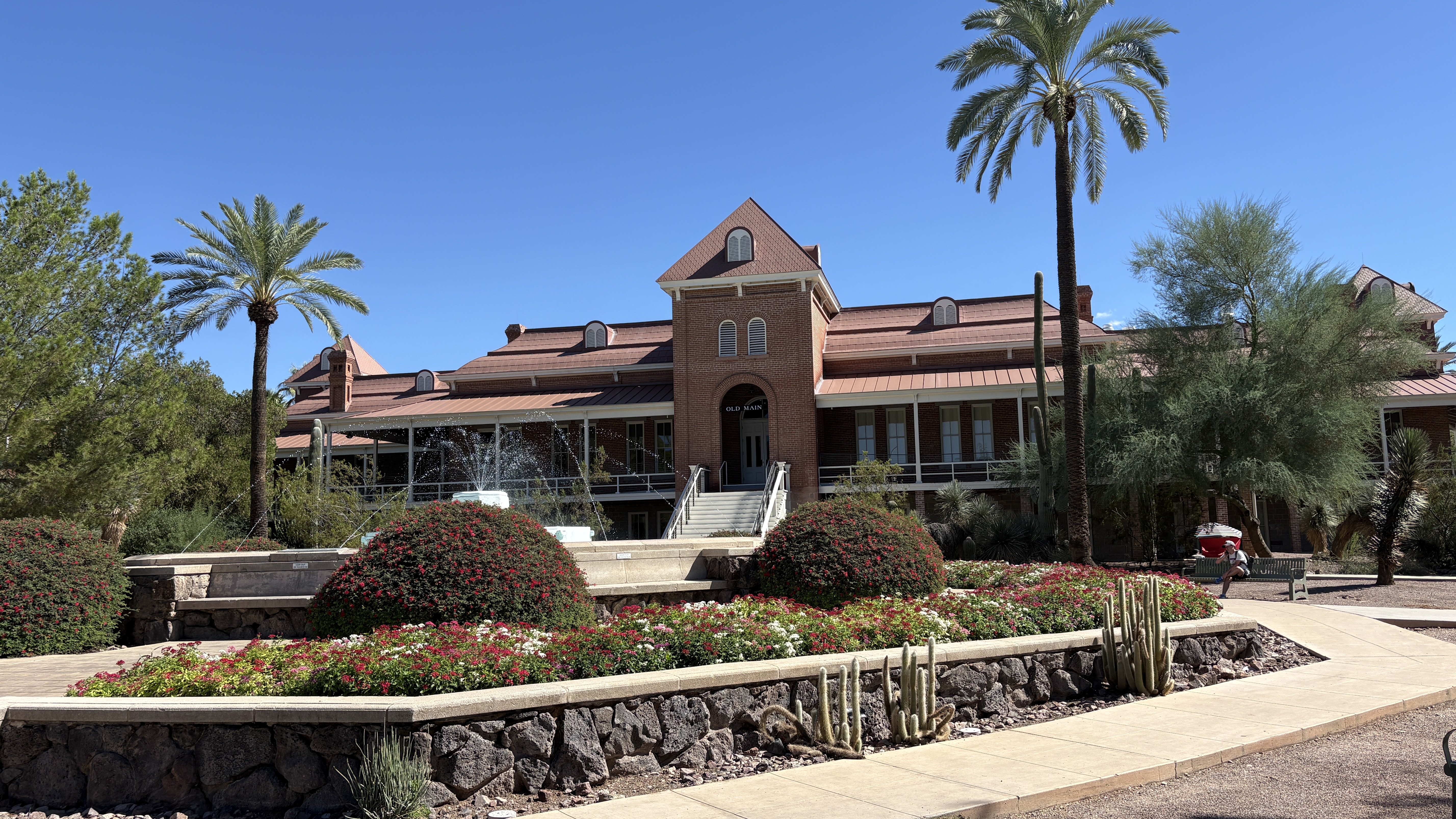 UA Old Main IMG_2985.jpg