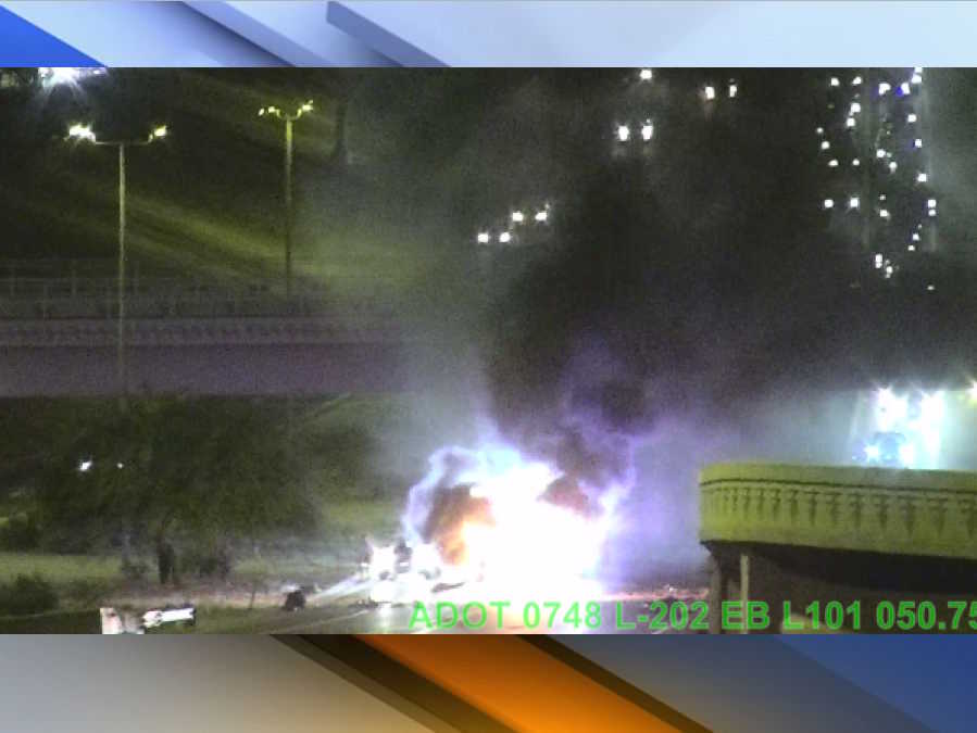 KNXV Loop 101 Fiery Deadly Crash 5-22-19.jpeg