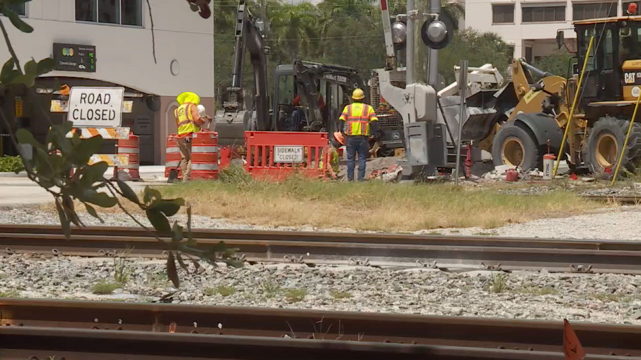 Workers in the heat, July 12, 2022