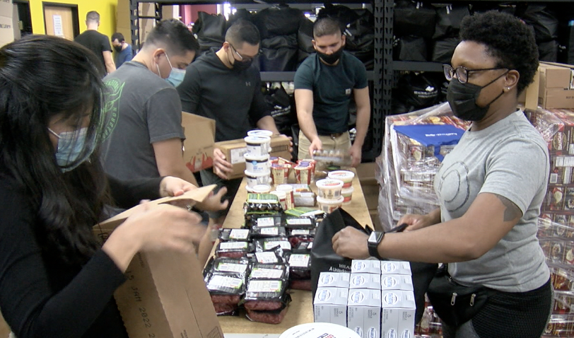 Pandemic impacts efforts to give families in need Thanksgiving meals