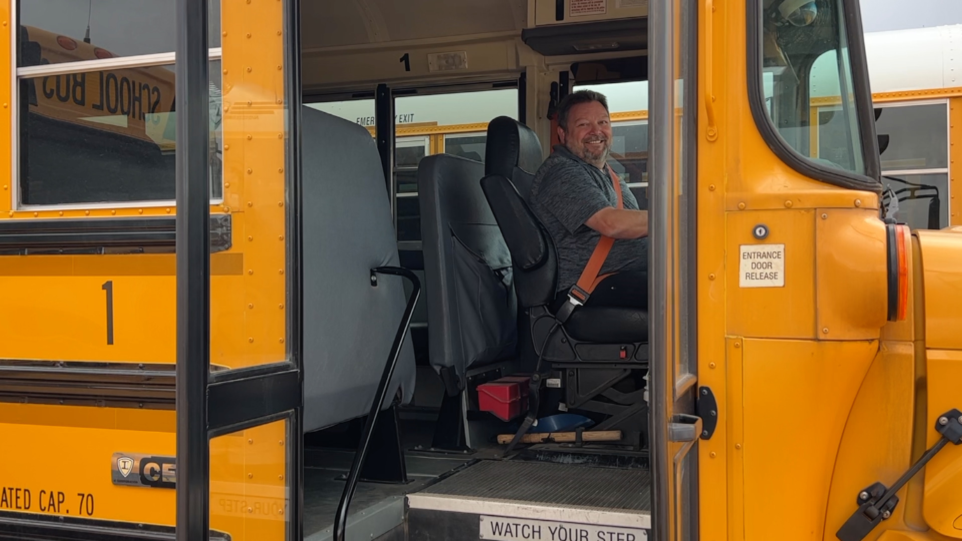 D20 BUS