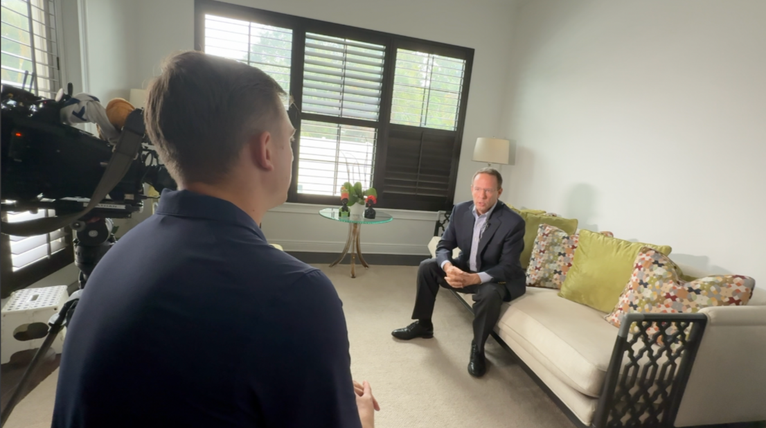 Local Jewish community gathers for Yom Kippur with security following Manchester synagogue attack