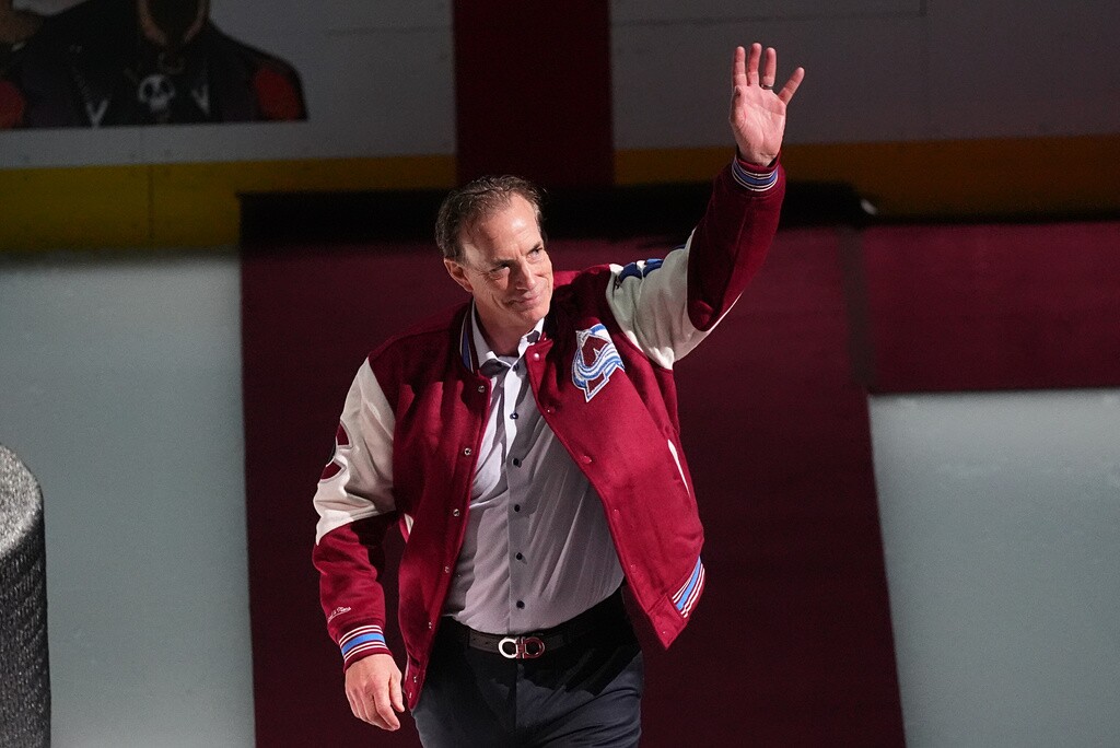 Avalanche Sakic Hockey