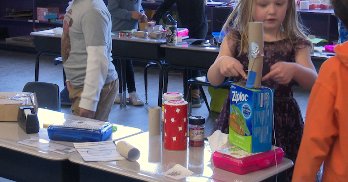 Students create 'leprechaun traps' ahead of St. Patrick's Day - Vimarsana News