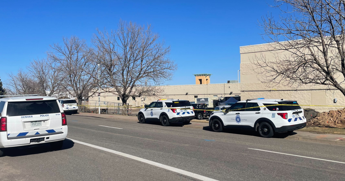 Police investigate double shooting in southwest Denver