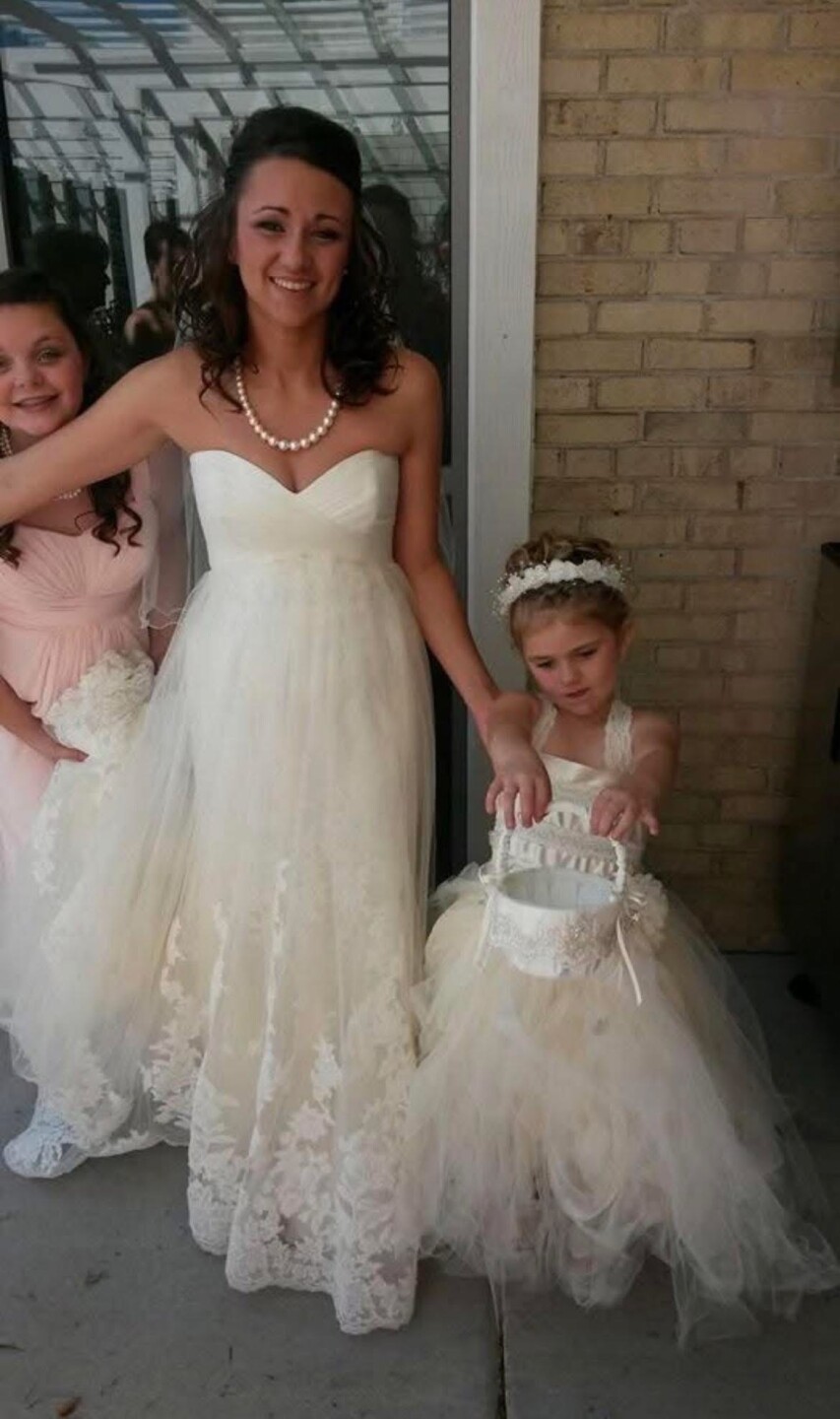 West Bend bride discovers wrong wedding dress 11 years after preservation