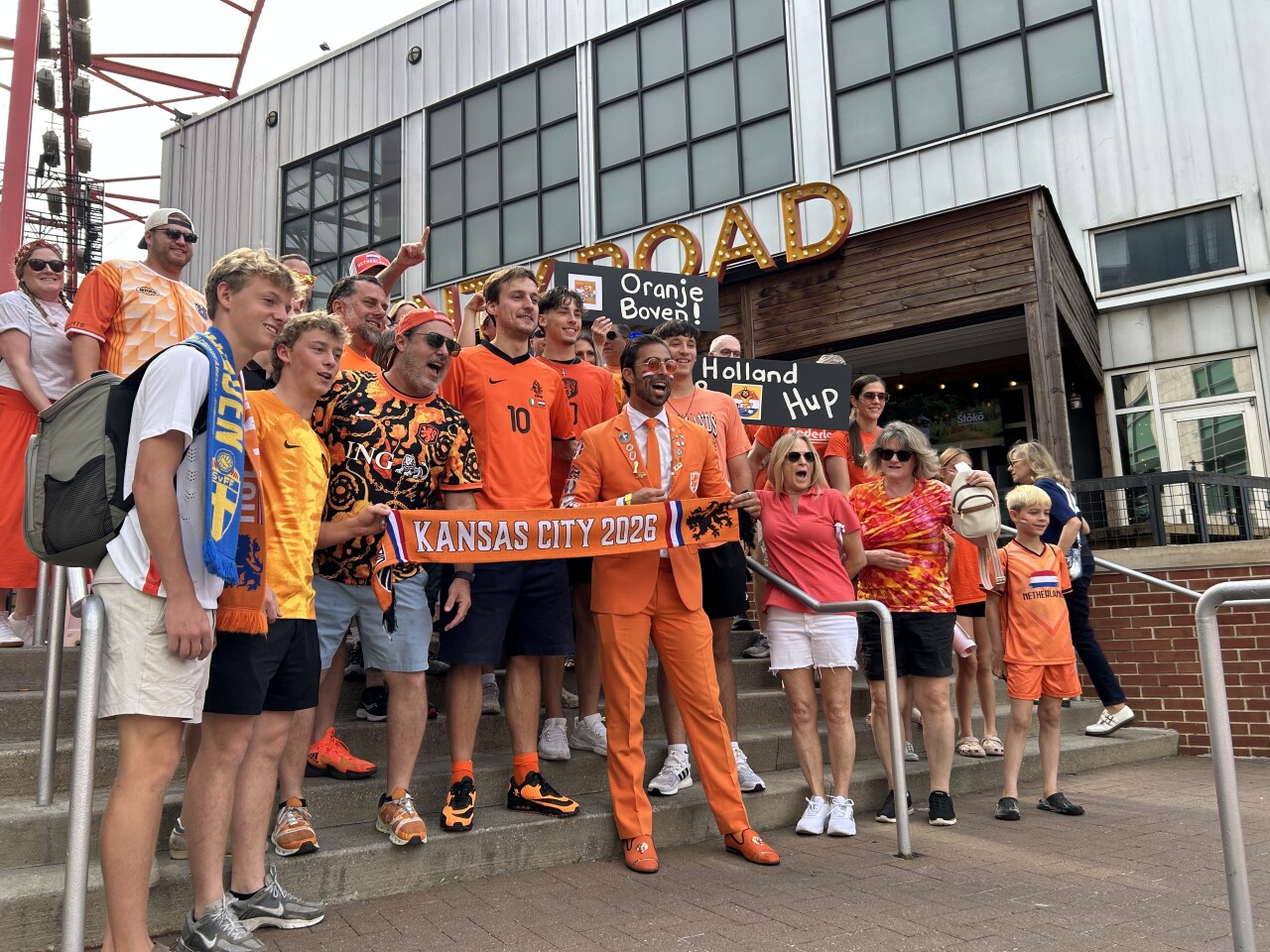 dutch fans.jpg
