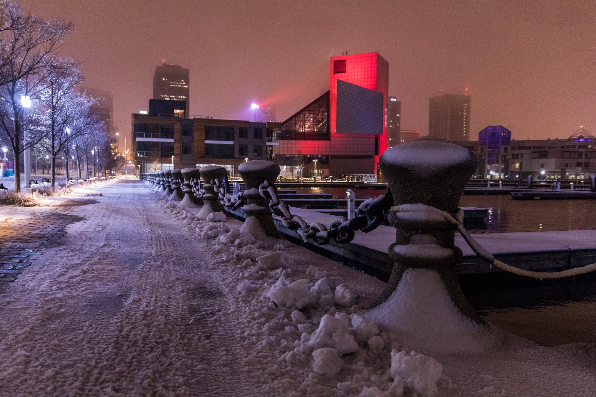 Widespread snowfall turns Cleveland into a winter wonderLAND