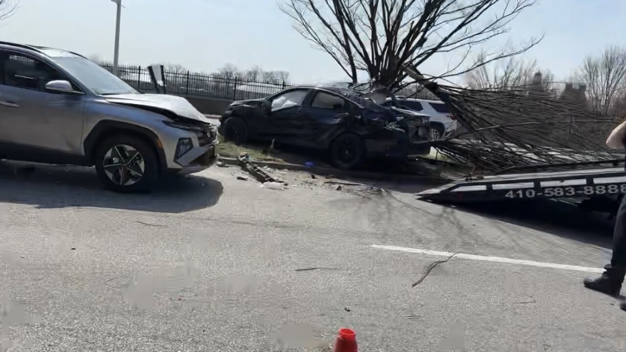 Northern Parkway and Roland Ave crash.jpg