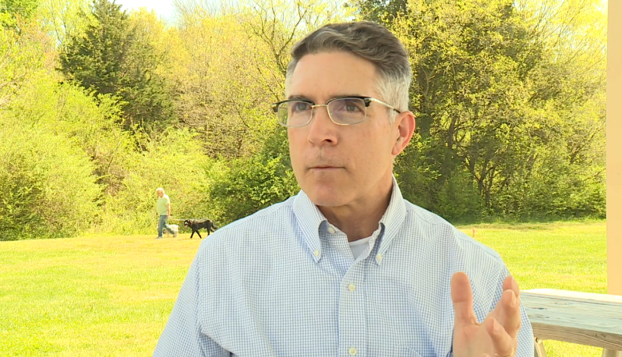 Bud Butler, Tracy Epps' brother.