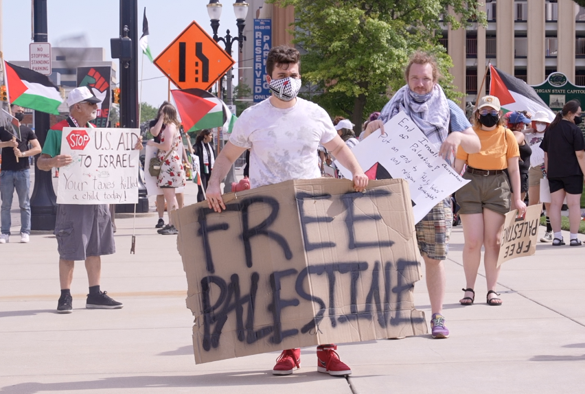 Protestors rally to support Palestine