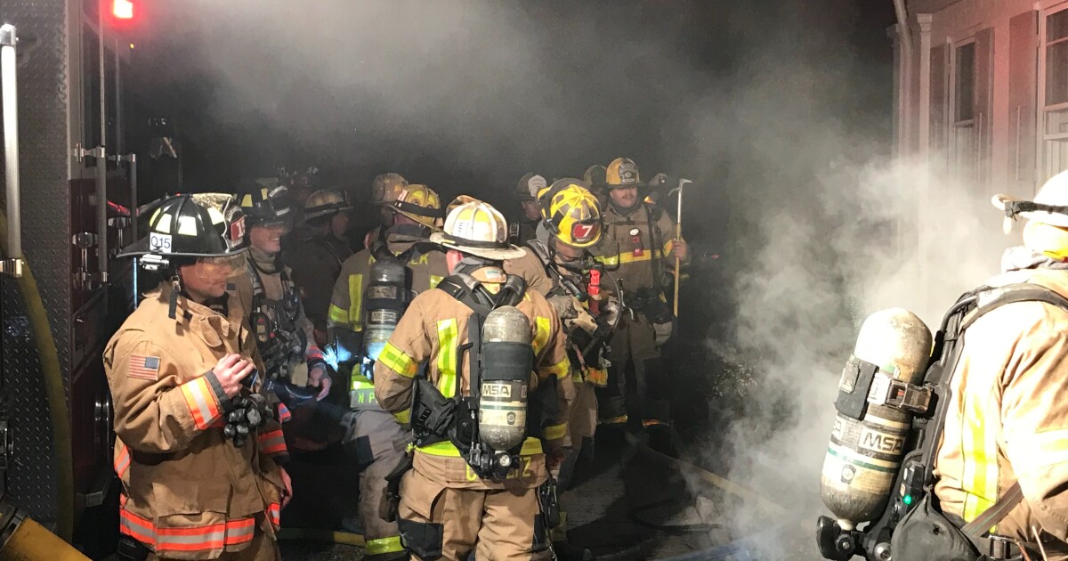 2 displaced after house fire in Lochhaven area of Norfolk