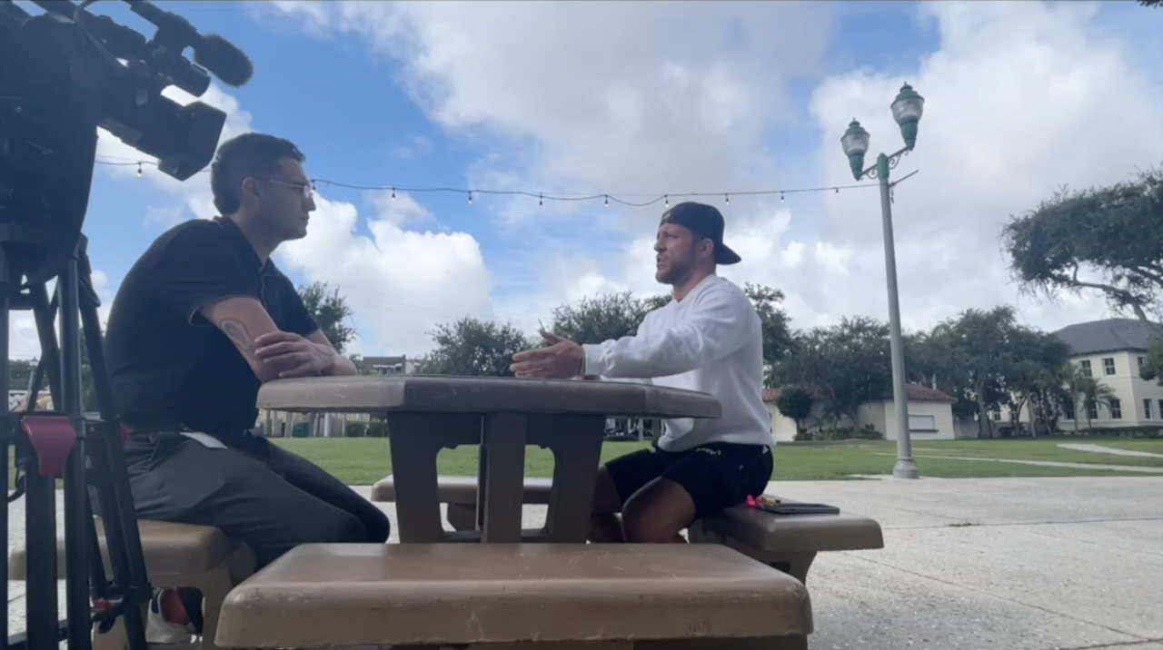 DUSTIN LAMPROS_VICTOR JORGES.png