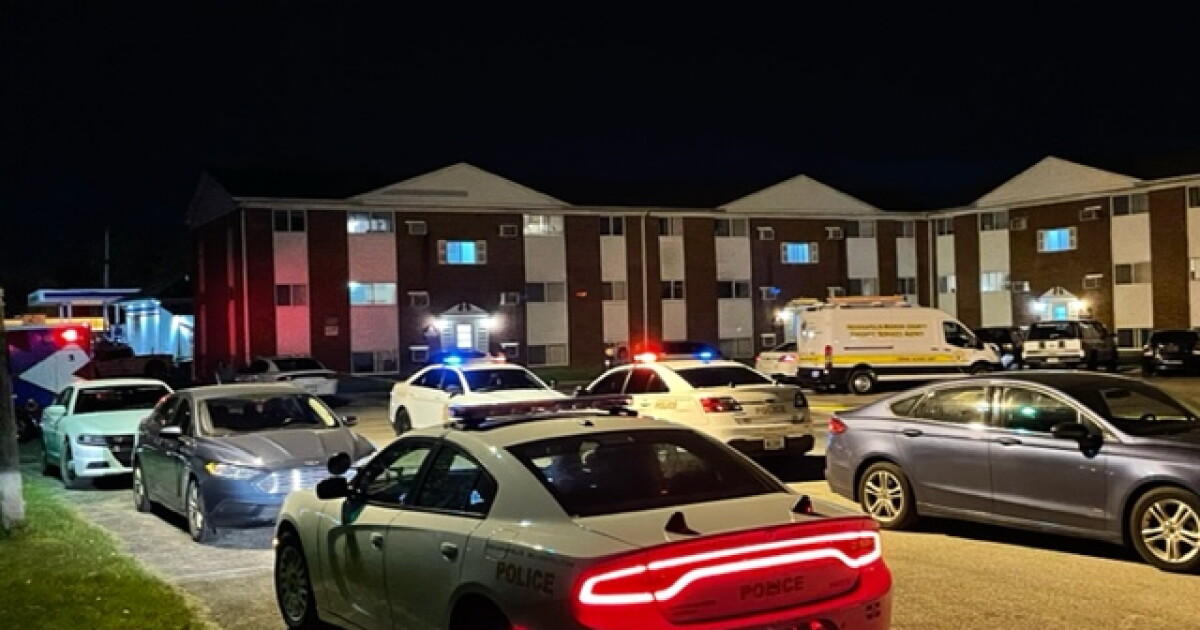 2 dead in overnight shooting at east side apartment complex