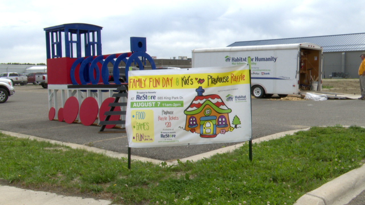 kids playhouse train.png