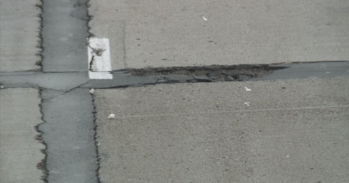Potholes on I-696 causing issues for metro Detroit drivers - Vimarsana News