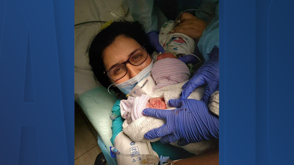 tampa-mom-has-twins2.png