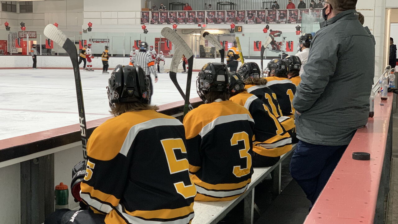 Kenowa Hills hockey beats East Kentwood