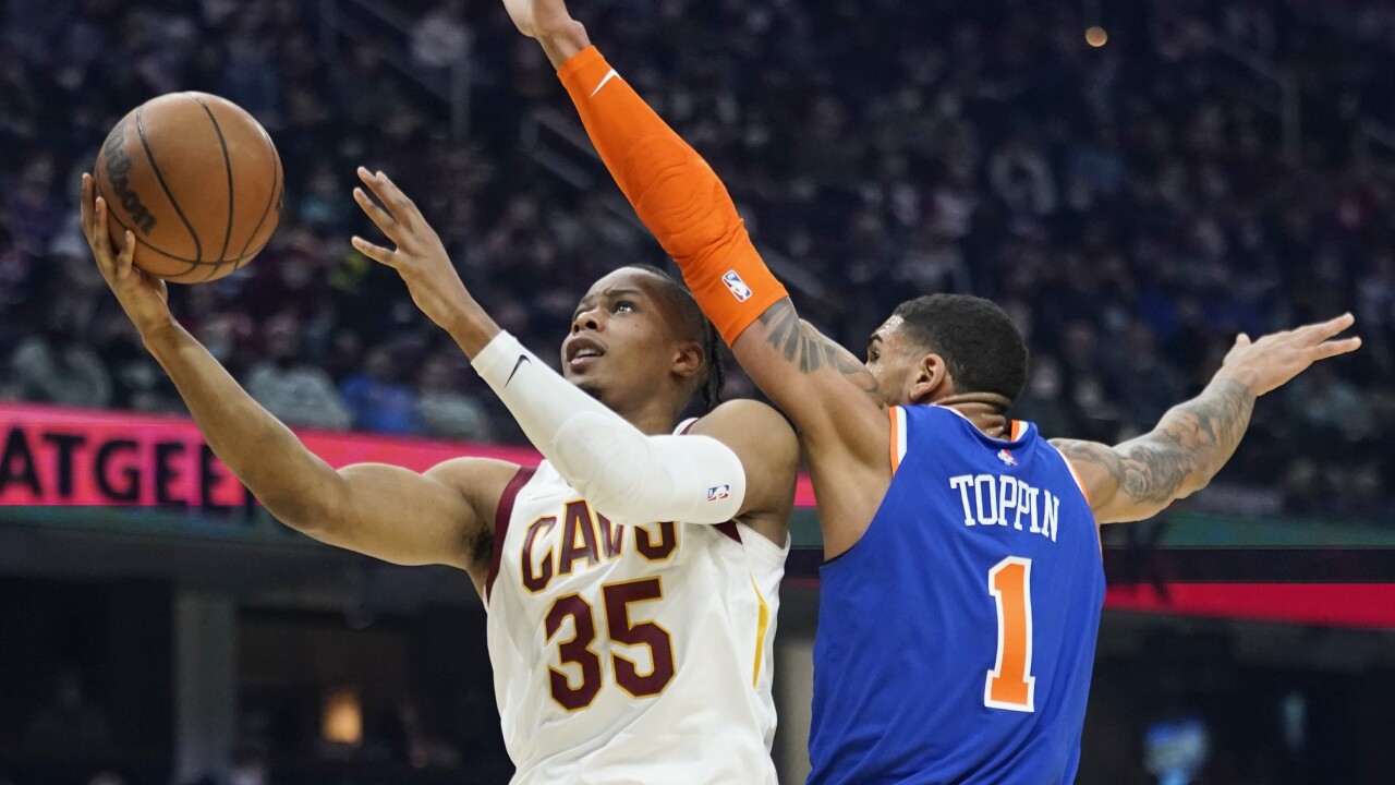 Cavs beat Knicks 95-93, multiple players shine