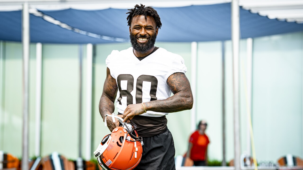 Browns activate WR Jarvis Landry to return from IR