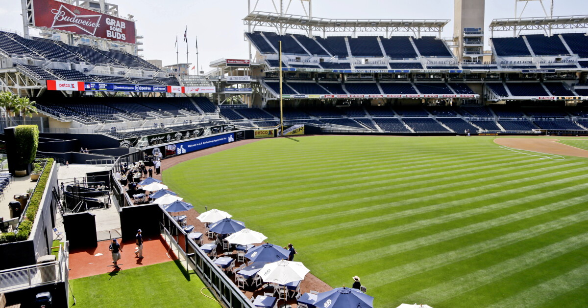 Padres open spring training with much lower payroll than last year - Vimarsana News