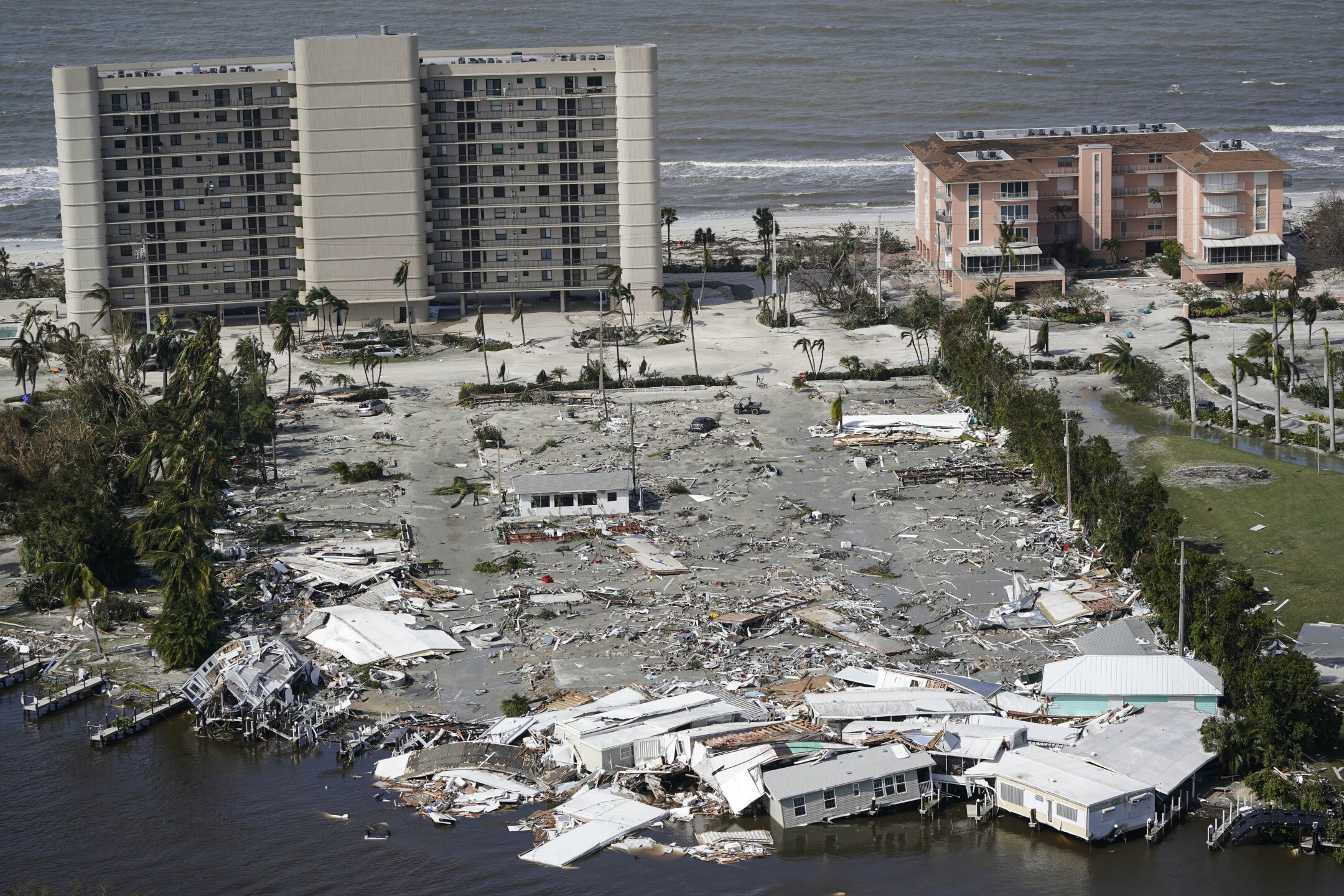 Hurricane Ian causes widespread damage in Florida