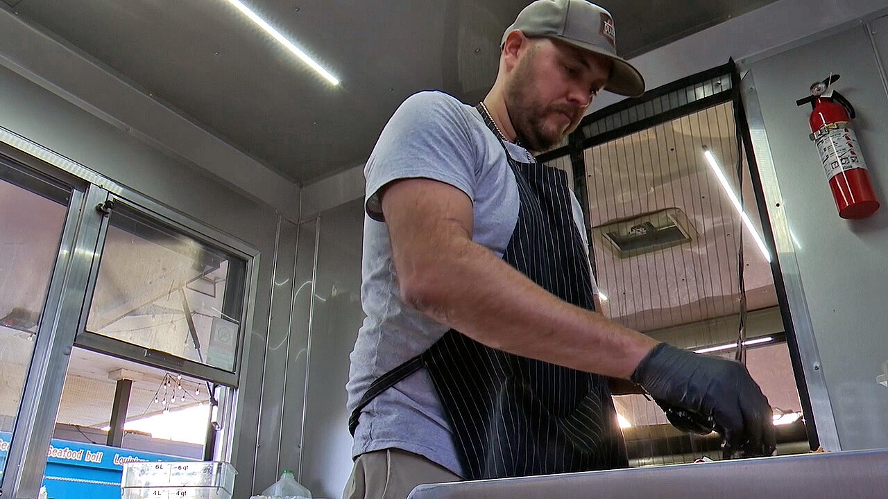 Duke's Delicious Pizza Tucson Gourmet Pizza Truck Food Truck The Pit 1.jpg