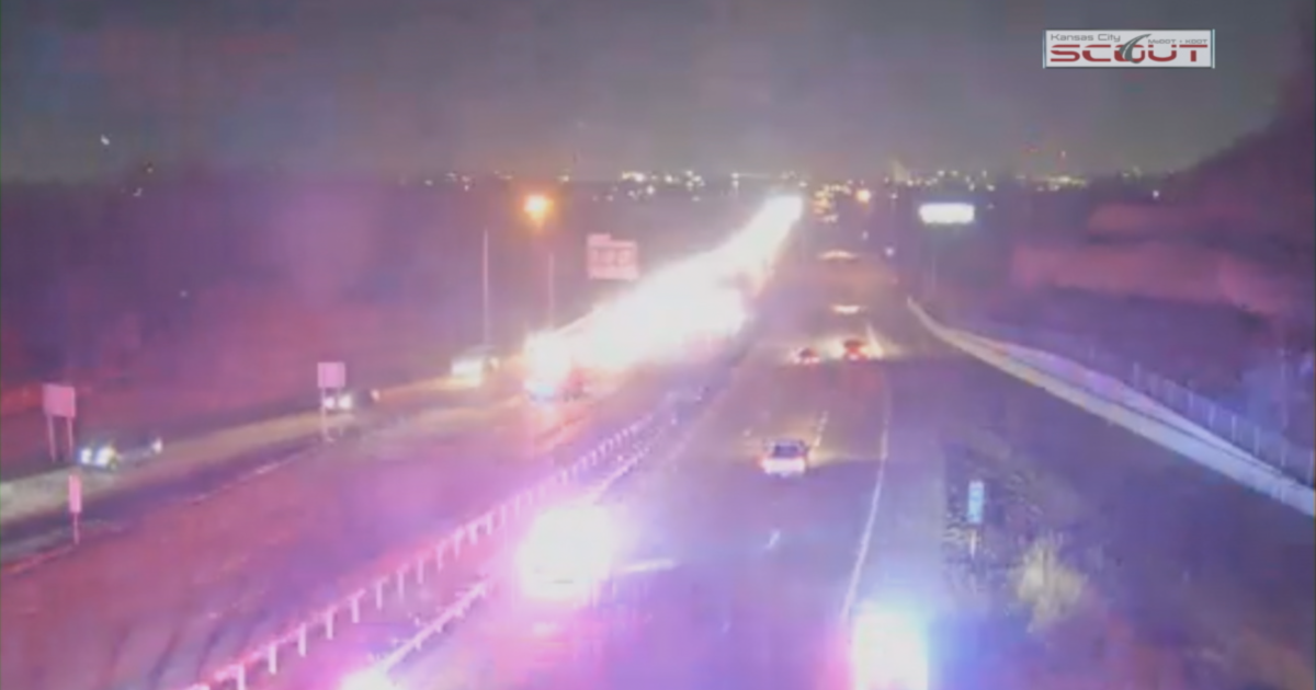 KCPD IDs innocent driver, robbery suspect killed in head-on collision on I-435 - Vimarsana News