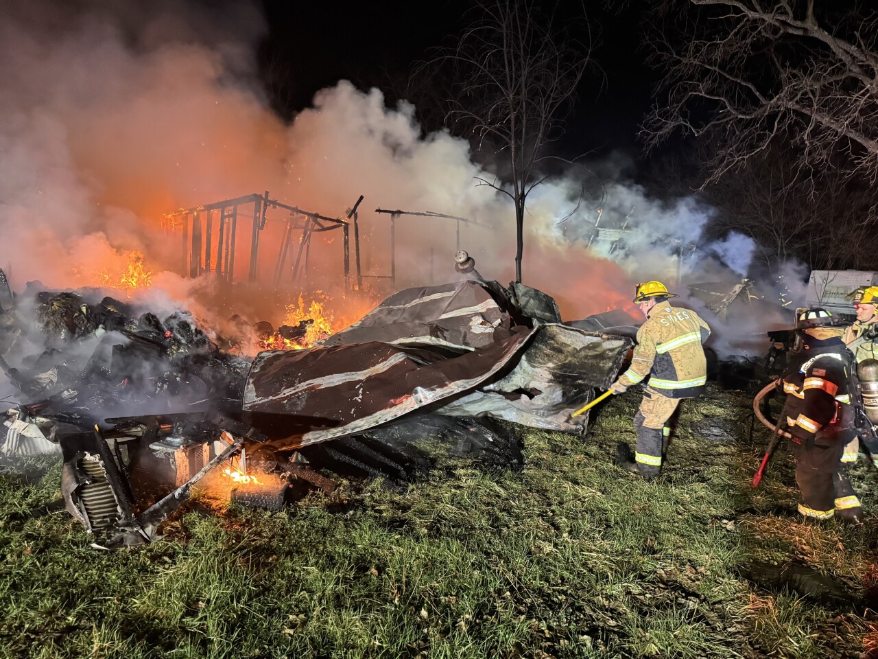 Arlington Twp Mobile Home Fire - 38th Ave and 48th St