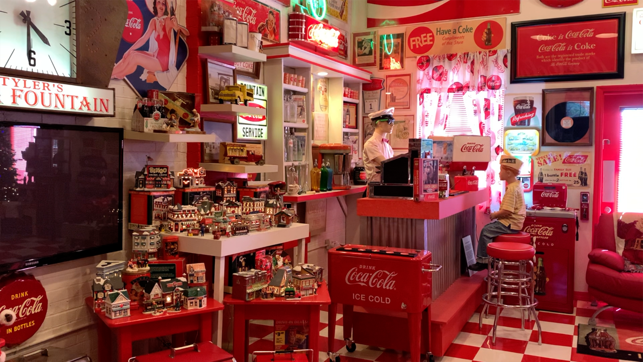 Dade City unusual home Coca Cola.png