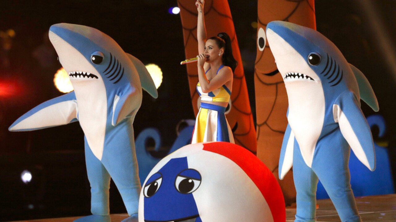Katy Perry shines in halftime show (Feb 1, 2015)