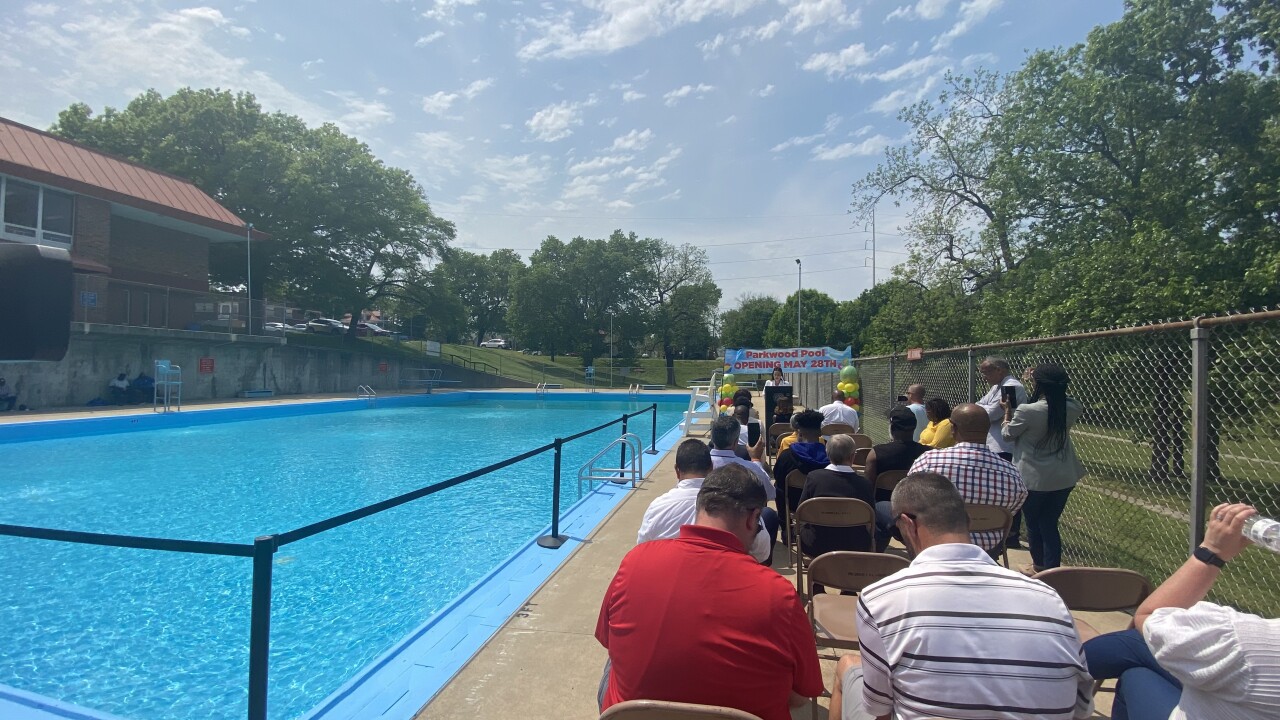 Parkwood Pool Announcement May 17